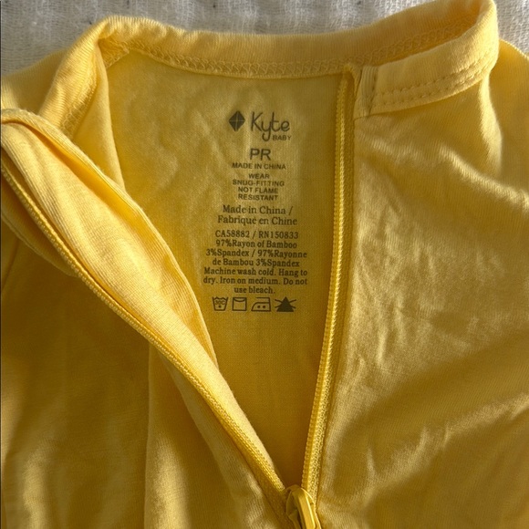 Kyte BABY Daffodil Zippered Footie- Preemie - Picture 3 of 4